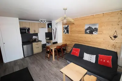Cuisine ou kitchenette dans l'établissement Résidence Grande Balme Ii - Appartement rénové et lumineux MAE-2604