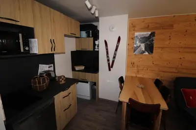 Cuisine ou kitchenette dans l'établissement Résidence Grande Balme Ii - Appartement rénové et lumineux MAE-2604