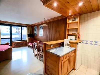 Cuisine ou kitchenette dans l'établissement Résidence Grand Tichot A - Appartement dans une résidence avec ascenseur MAE-2644