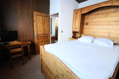 Un ou plusieurs lits dans un hébergement de l'établissement Résidence Tour Du Lac - Appartement avec une vue dégagée MAE-2654