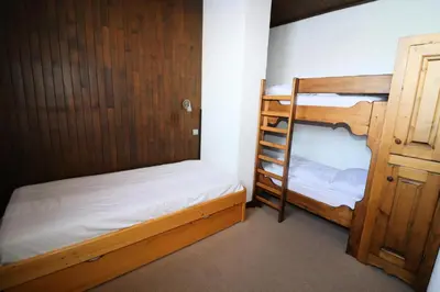Un ou plusieurs lits dans un hébergement de l'établissement Résidence Tour Du Lac - Appartement avec une vue dégagée MAE-2654