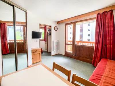 Télévision ou salle de divertissement dans l'établissement Résidence Hameau Du Borsat 3 - 2 pièces cabine 35-45m² MAE-2704