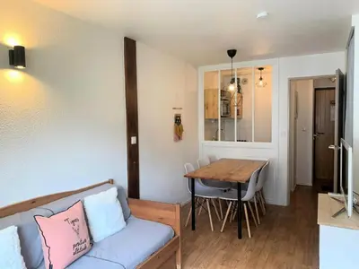 Coin salon dans l'établissement Résidence Hameau Du Borsat 3 - Appartement 6 personnes au Val Claret avec balcon MAE-2714