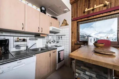 Cuisine ou kitchenette dans l'établissement Résidence Chaudes Almes - Appartement à l'entrée de Tignes le Lac MAE-2794
