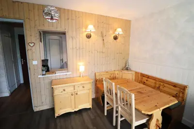 Cuisine ou kitchenette dans l'établissement Chalet De La Tour - Appartement lumineux · Proche pistes et commerces MAE-2814