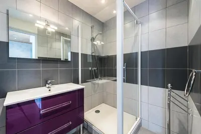 Salle de bains dans l'établissement Chalet De La Tour - Appartement lumineux · Proche pistes et commerces MAE-2814