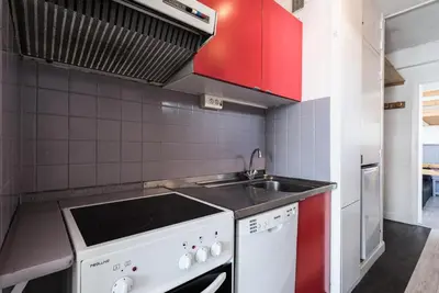 Cuisine ou kitchenette dans l'établissement Résidence Bec Rouge - Appartement lumineux·Accès direct aux pistes·Balco MAE-2824