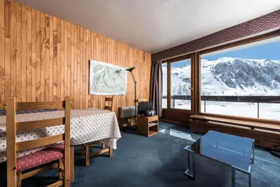 Vue générale sur la montagne ou vue sur la montagne depuis l'appartement