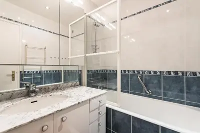 Salle de bains dans l'établissement Résidence Bec Rouge - Appartement lumineux·Skis aux pieds·Balcon MAE-2744