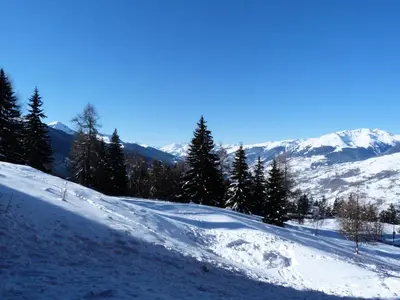 L'établissement Résidence Armoise - Appartement de charme 2 pièces / 6 personnes à Arc 1800 en centre station, proche des pistes et des commerces, dans le village d MAE-1694 en hiver