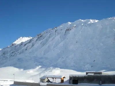 L'établissement Résidence Moutieres B - Beau 2 Pièces rénové au dernier étage d'une résidence proche des pistes MAE-1728 en hiver