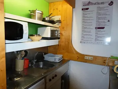 Cuisine ou kitchenette dans l'établissement Résidence Arandelieres - Appartement 2 pièces 4 personnes au coeur de la station d'Arc 1800 - Proche des pistes et des commerces MAE-1744