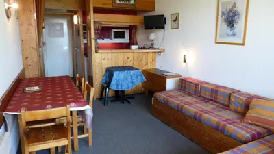 Cuisine ou kitchenette dans l'établissement Résidence Bequi-rouge - Appartement 2 pièces 5 personnes, proche des pistes, au cœur de la station d’Arc 1800 dans le village des Villards MAE-1764