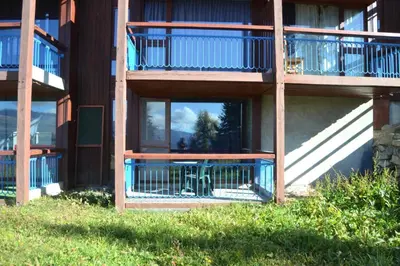 Balcon ou terrasse dans l'établissement Résidence Bequi-rouge - Appartement 2 pièces 5 personnes, proche des pistes, au cœur de la station d’Arc 1800 dans le village des Villards MAE-1764