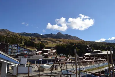Vue générale sur la montagne ou vue sur la montagne depuis l'appartement