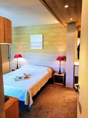 Un ou plusieurs lits dans un hébergement de l'établissement Résidence Les Grandes Platieres Ii - Très bel appartement de 4 pièces pr 6 personnes situé à Tignes quartier du Val Claret proche des pistes et des commerces. Appart MAE-2039