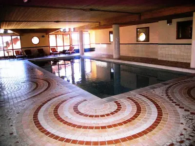 Piscine de l'établissement Résidence Le Chamois - Très bel appartement de style montagne, spacieux situé à proximité des pistes MAE-3544 ou située à proximité