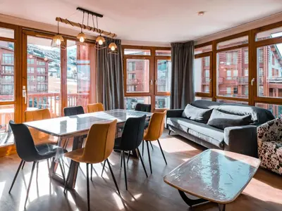 Coin salon dans l'établissement Résidence Les Souverains - Charmant appartement de 3 pièces dans une résidence proche des pistes dans le quartier du Chantel. MAE-8134