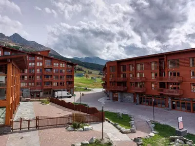 Vue générale sur la montagne ou vue sur la montagne depuis l'appartement