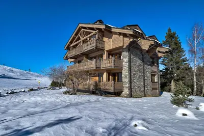 Plan de l'établissement Luxurious Ski-in Ski-out Duplex on Ski Slope