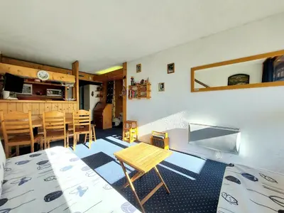 Cuisine ou kitchenette dans l'établissement Appartement 2 pièces, balcon, Wifi gratuit - FR-1-346-478