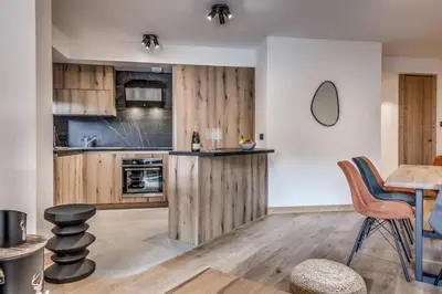 Cuisine ou kitchenette dans l'établissement Résidence Le Grand Bouquetin - 3 Pièces pour 6 Personnes MAE-9984