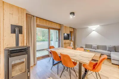 Cuisine ou kitchenette dans l'établissement Résidence Le Grand Bouquetin - 3 Pièces pour 6 Personnes MAE-0034