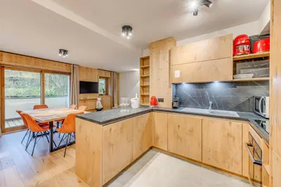 Cuisine ou kitchenette dans l'établissement Résidence Le Grand Bouquetin - 3 Pièces pour 6 Personnes MAE-0034