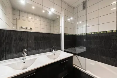 Plan de l'établissement Résidence Hameau De Toviere - Duplex rénové · Départ et retour skis aux pieds · MAE-1434