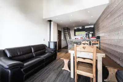 Plan de l'établissement Résidence Hameau De Toviere - Duplex rénové · Départ et retour skis aux pieds · MAE-1434
