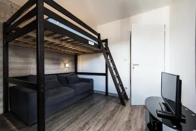 Plan de l'établissement Résidence Hameau De Toviere - Duplex rénové · Départ et retour skis aux pieds · MAE-1434