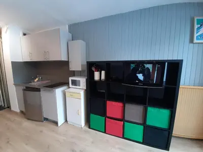Cuisine ou kitchenette dans l'établissement Studio central à Tignes, proche pistes, balcon - FR-1-449-189