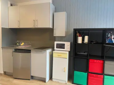 Cuisine ou kitchenette dans l'établissement Studio central à Tignes, proche pistes, balcon - FR-1-449-189