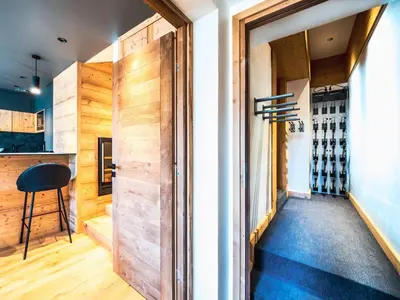 Cuisine ou kitchenette dans l'établissement 4 pièces rénové avec WIFI · Proche pistes · 8 couchages - FR-1-502-462
