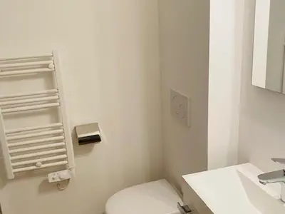 Salle de bains dans l'établissement Appartement rénové 3 pièces, balcon, WIFI, 6/7 pers, Les Arcs 2000 - FR-1-346-529