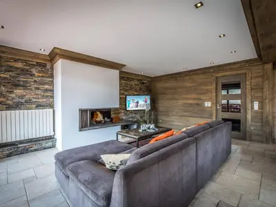 Plan de l'établissement Appartement rénové 100m², terrasse sud, parking couvert, ski in-ski out, 3 chambres, 6 pers - FR-1-575-133