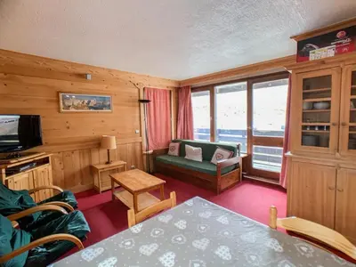 Télévision ou salle de divertissement dans l'établissement Appartement lumineux proche pistes et commerces, balcon, 6 personnes, parking - FR-1-502-468