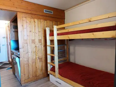 Un ou plusieurs lits dans un hébergement de l'établissement Résidence Belles Challes - Très beau studio rénové pour 4 personnes, skis aux pieds et proche des commerces dans le village du Charvet à Arc 1800 MAE-1404