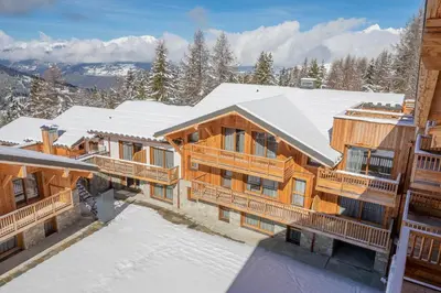 Vue générale sur la montagne ou vue sur la montagne depuis l'appartement