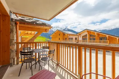 Vue générale sur la montagne ou vue sur la montagne depuis l'appartement
