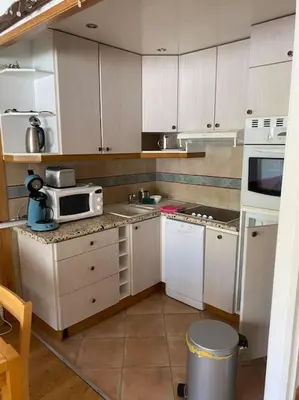 Cuisine ou kitchenette dans l'établissement Cosy F2 Val Claret 6 couchages avec jolie vue sud ouest