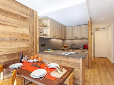 Cuisine ou kitchenette dans l'établissement Studio Le Borsat - Val Claret-16 by Interhome
