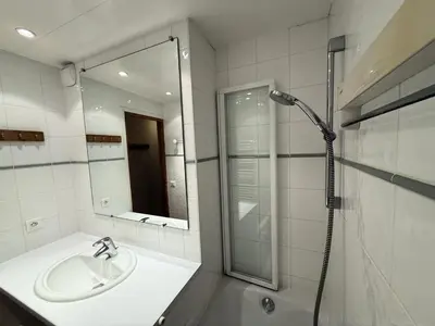 Salle de bains dans l'établissement Le Borsat - Très agréable 2 pièces cabine au pied des pistes MAE-1214