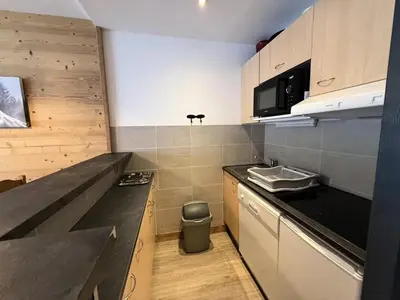 Cuisine ou kitchenette dans l'établissement Curling B - Au pieds des pistes proche tous commerces MAE-1454
