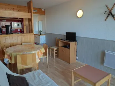 Cuisine ou kitchenette dans l'établissement Studio jusqu'à 4 pers à Arc 2000, animaux admis - FR-1-411-855