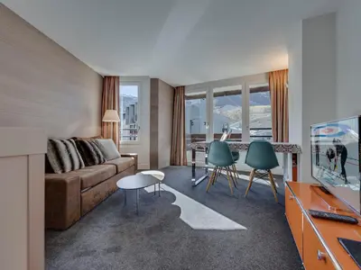 Coin salon dans l'établissement Appartement ski familial au cœur de Val Claret avec Wifi - FR-1-641-12