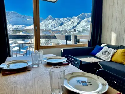 Vue générale sur la montagne ou vue sur la montagne depuis l'appartement