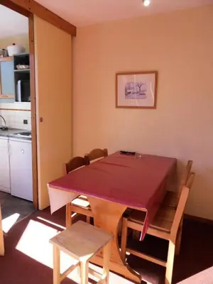 Cuisine ou kitchenette dans l'établissement Résidence Corail - Studio divisible fonctionnel · Centre station · Vue vallée · Balcon MAE-1044