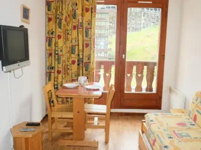 Télévision ou salle de divertissement dans l'établissement Chalet Club Iii - Appartement proche des pistes et commerces·Balcon MAE-3584
