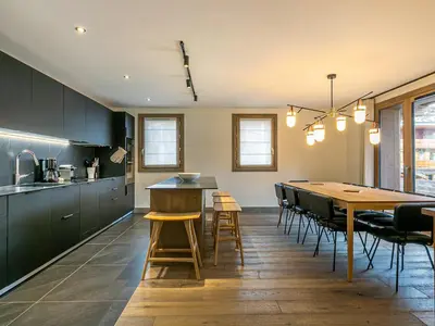 Cuisine ou kitchenette dans l'établissement Appartement haut standing, 5 pièces pour 8 pers., proche du centre, lumineux, Val-d'Isère - FR-1-694-4